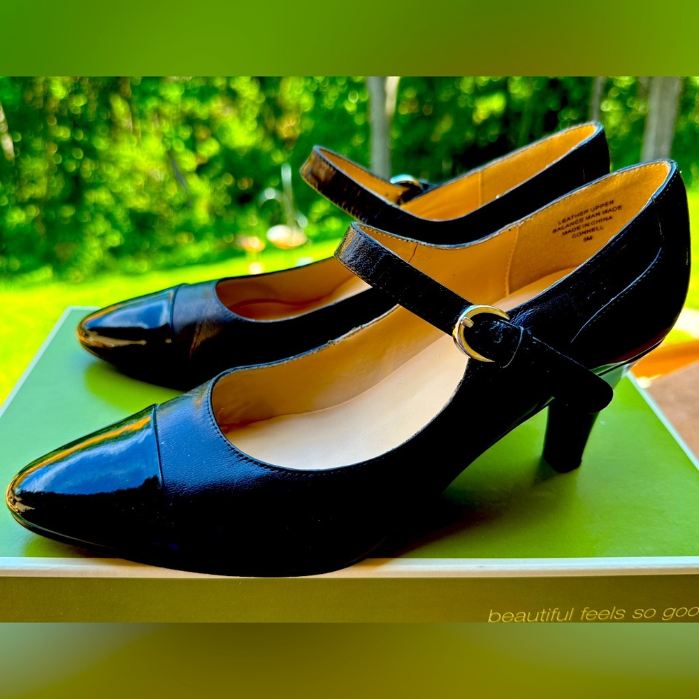 Karen Scott Women’s Dress Pumps